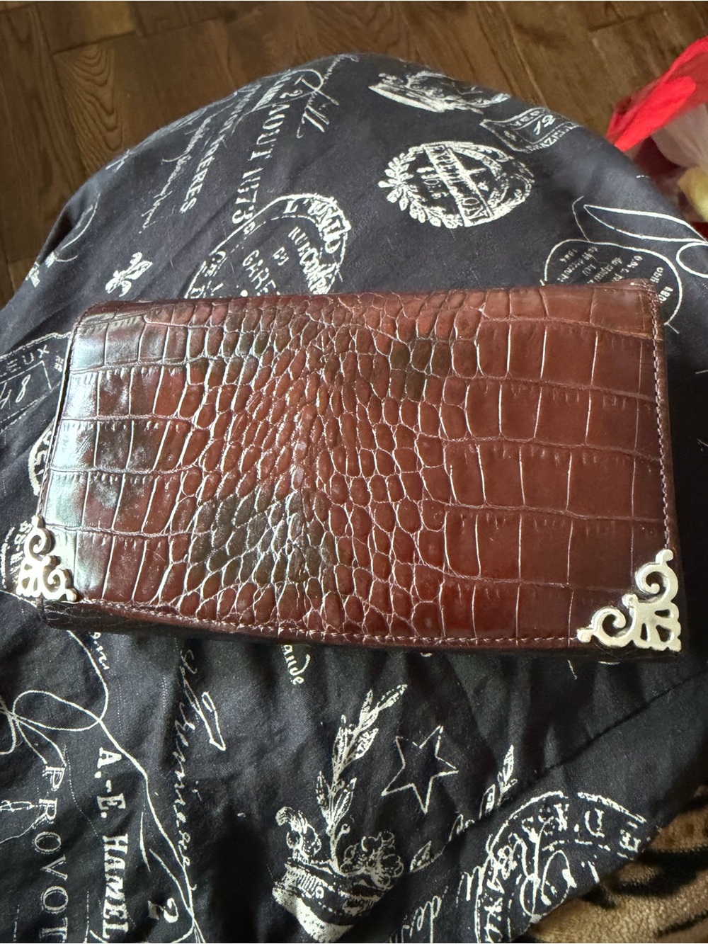 VTG BRIGHTON CROCODILE EMBOSSED LEATHER Long Wallet/ Clutch